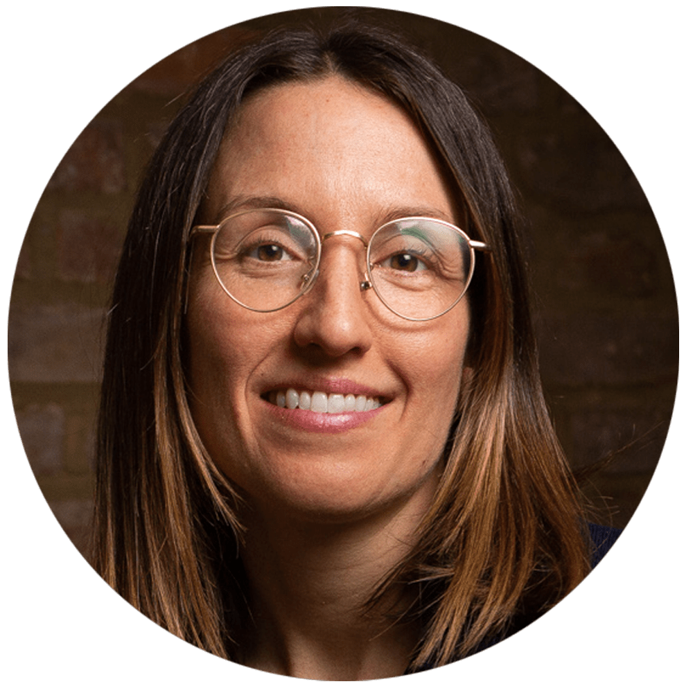 This image has an empty alt attribute; its file name is kelly_michel.png